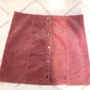 VERY cute mauve mini skirt!